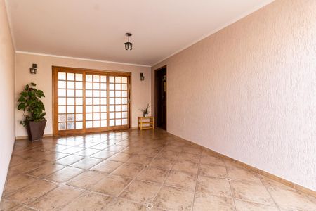 Casa à venda com 250m², 3 quartos e 3 vagas Casa à venda com 250m², 3 quartos e 3 vagasGaragem