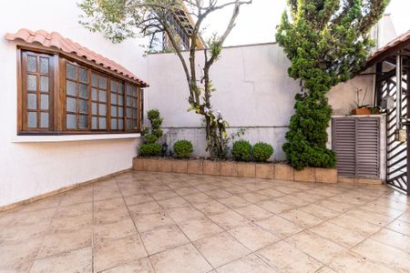 Casa à venda com 250m², 3 quartos e 3 vagas Casa à venda com 250m², 3 quartos e 3 vagasGaragem