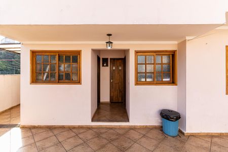 Casa à venda com 250m², 3 quartos e 3 vagas Casa à venda com 250m², 3 quartos e 3 vagasQuintal