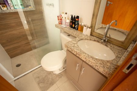 Casa à venda com 130m², 3 quartos e 2 vagas Casa à venda com 130m², 3 quartos e 2 vagasBANHEIRO