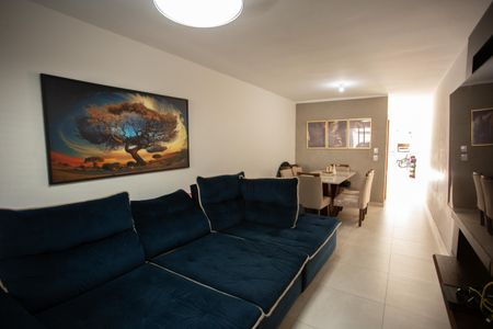 Casa à venda com 130m², 3 quartos e 2 vagas Casa à venda com 130m², 3 quartos e 2 vagasSALA