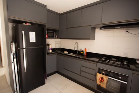 Casa à venda com 130m², 3 quartos e 2 vagas Casa à venda com 130m², 3 quartos e 2 vagasCOZINHA