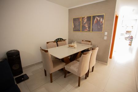 Casa à venda com 130m², 3 quartos e 2 vagas Casa à venda com 130m², 3 quartos e 2 vagasSALA