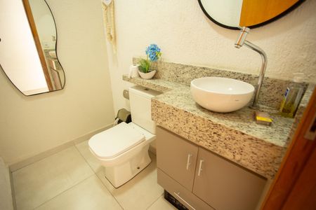 Casa à venda com 130m², 3 quartos e 2 vagas Casa à venda com 130m², 3 quartos e 2 vagasLAVABO