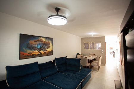 Casa à venda com 130m², 3 quartos e 2 vagas Casa à venda com 130m², 3 quartos e 2 vagasSALA