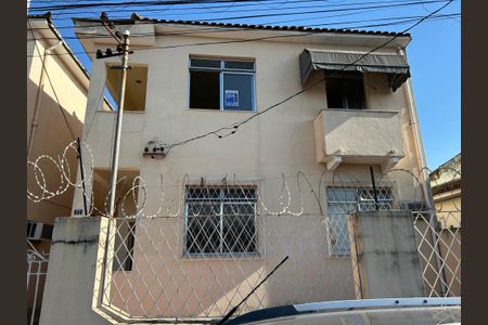 Casa para alugar com 74m², 2 quartos e sem vagaFachada + plaquinha