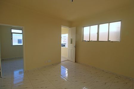 Casa para alugar com 74m², 2 quartos e sem vagaSala