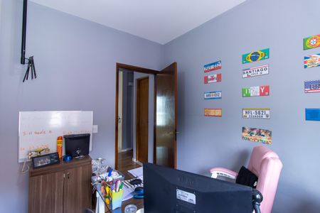 Casa de condomínio para alugar com 400m², 3 quartos e 4 vagasEscritório