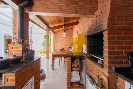 Casa de condomínio para alugar com 400m², 3 quartos e 4 vagasChurrasqueira