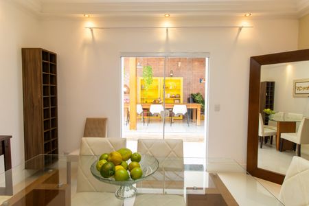 Casa de condomínio para alugar com 400m², 3 quartos e 4 vagasSala de Jantar