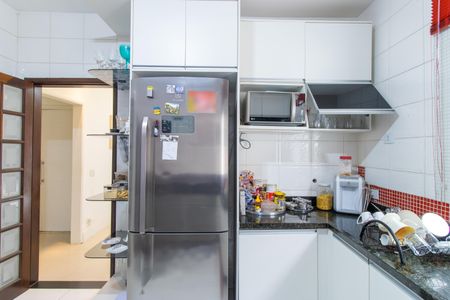 Casa de condomínio para alugar com 400m², 3 quartos e 4 vagasCozinha