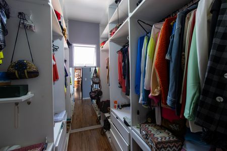 Casa de condomínio para alugar com 400m², 3 quartos e 4 vagasCloset do Quarto  2- Suíte