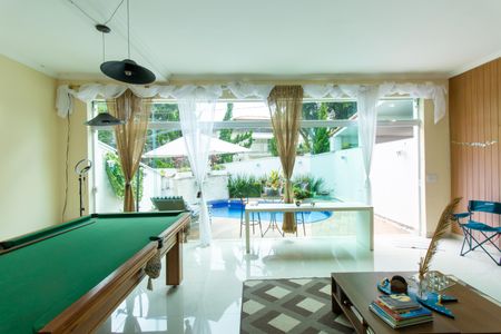 Casa de condomínio para alugar com 400m², 3 quartos e 4 vagasSala 2