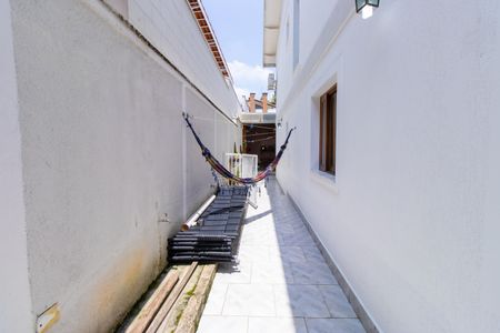 Casa de condomínio para alugar com 400m², 3 quartos e 4 vagasCorredor lateral