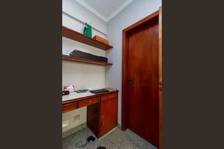 Apartamento à venda com 168m², 3 quartos e 2 vagasÁrea de Serviço - Quarto