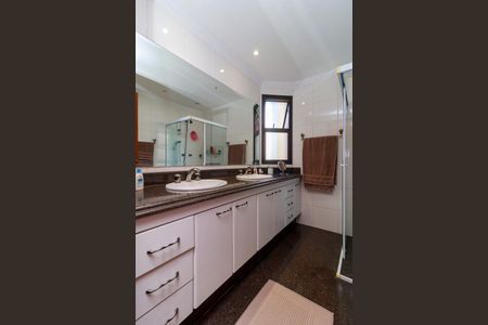 Apartamento à venda com 168m², 3 quartos e 2 vagasSuíte - Banheiro