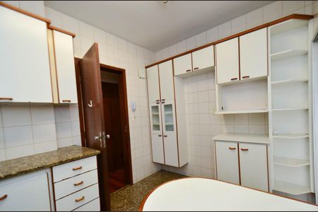 Apartamento à venda com 130m², 4 quartos e 2 vagas Apartamento à venda com 130m², 4 quartos e 2 vagasCozinha
