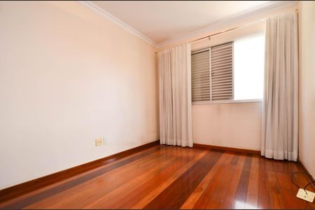 Apartamento à venda com 130m², 4 quartos e 2 vagas Apartamento à venda com 130m², 4 quartos e 2 vagasQuarto1