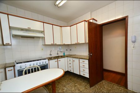 Apartamento à venda com 130m², 4 quartos e 2 vagas Apartamento à venda com 130m², 4 quartos e 2 vagasCozinha