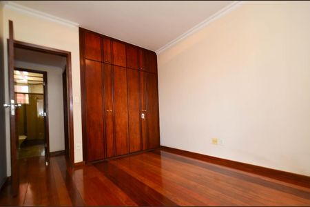 Apartamento à venda com 130m², 4 quartos e 2 vagas Apartamento à venda com 130m², 4 quartos e 2 vagasQuarto1