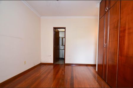 Apartamento à venda com 130m², 4 quartos e 2 vagas Apartamento à venda com 130m², 4 quartos e 2 vagasSuite