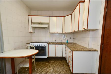 Apartamento à venda com 130m², 4 quartos e 2 vagas Apartamento à venda com 130m², 4 quartos e 2 vagasCozinha