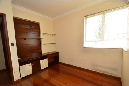 Apartamento à venda com 130m², 4 quartos e 2 vagas Apartamento à venda com 130m², 4 quartos e 2 vagasQuarto3