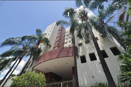 Apartamento à venda com 130m², 4 quartos e 2 vagas Apartamento à venda com 130m², 4 quartos e 2 vagasFachada