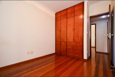Apartamento à venda com 130m², 4 quartos e 2 vagas Apartamento à venda com 130m², 4 quartos e 2 vagasQuarto2