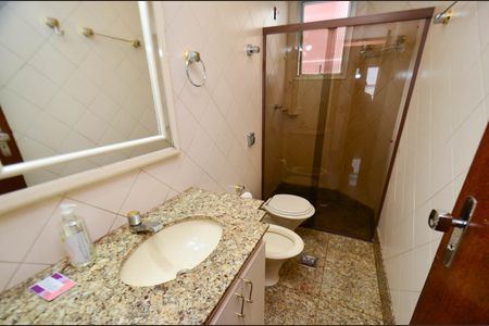Apartamento à venda com 130m², 4 quartos e 2 vagas Apartamento à venda com 130m², 4 quartos e 2 vagasBanheiro social