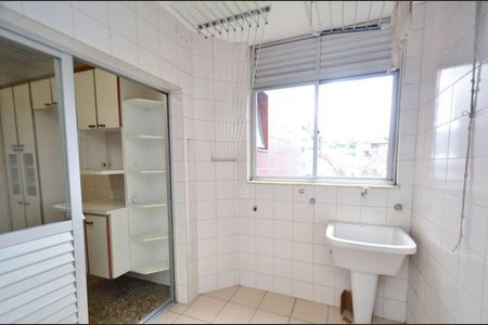 Apartamento à venda com 130m², 4 quartos e 2 vagas Apartamento à venda com 130m², 4 quartos e 2 vagasÁrea serviço