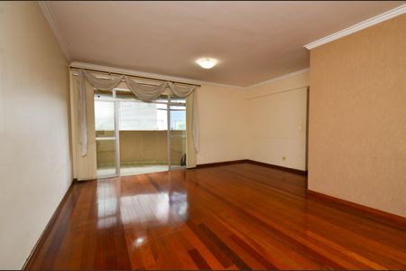 Apartamento à venda com 130m², 4 quartos e 2 vagas Apartamento à venda com 130m², 4 quartos e 2 vagasSala