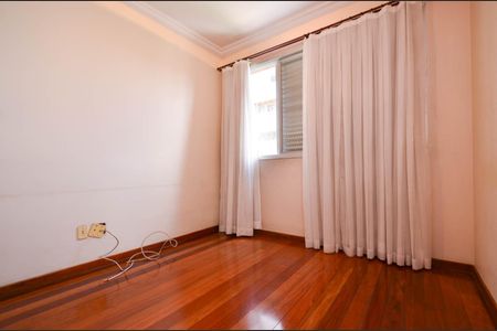 Apartamento à venda com 130m², 4 quartos e 2 vagas Apartamento à venda com 130m², 4 quartos e 2 vagasQuarto2