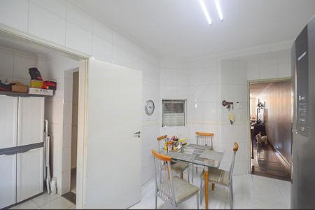 Casa à venda com 165m², 3 quartos e 3 vagasCozinha