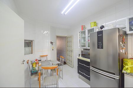 Casa à venda com 165m², 3 quartos e 3 vagasCozinha