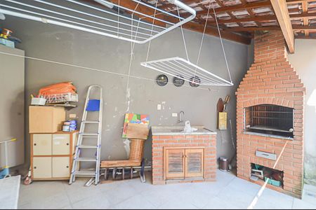 Casa à venda com 165m², 3 quartos e 3 vagasChurrasqueira