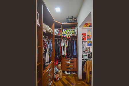Casa à venda com 165m², 3 quartos e 3 vagasCloset da suíte 3