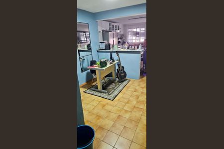 Casa à venda com 150m², 2 quartos e 2 vagas Casa à venda com 150m², 2 quartos e 2 vagasSala