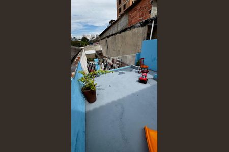 Casa à venda com 150m², 2 quartos e 2 vagas Casa à venda com 150m², 2 quartos e 2 vagasÁrea externa