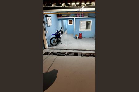 Casa à venda com 150m², 2 quartos e 2 vagas Casa à venda com 150m², 2 quartos e 2 vagasÁrea externa