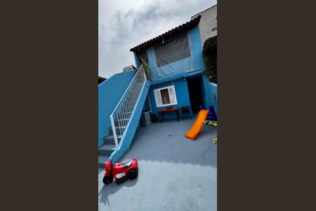 Casa à venda com 150m², 2 quartos e 2 vagas Casa à venda com 150m², 2 quartos e 2 vagasÁrea externa