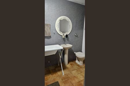 Casa à venda com 150m², 2 quartos e 2 vagas Casa à venda com 150m², 2 quartos e 2 vagasBanheiro