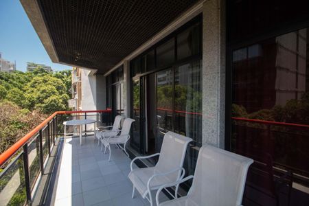 Apartamento para alugar com 150m², 4 quartos e 3 vagas Apartamento para alugar com 150m², 4 quartos e 3 vagasVaranda da Sala e dos quartos