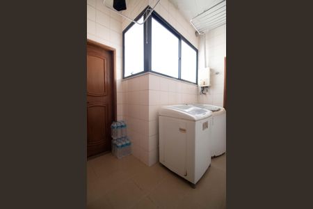 Apartamento para alugar com 150m², 4 quartos e 3 vagas Apartamento para alugar com 150m², 4 quartos e 3 vagasÁrea de serviço