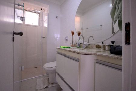 Apartamento à venda com 74m², 3 quartos e 2 vagas Apartamento à venda com 74m², 3 quartos e 2 vagasBanheiro Social