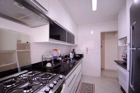 Apartamento à venda com 74m², 3 quartos e 2 vagas Apartamento à venda com 74m², 3 quartos e 2 vagasCozinha/Área de Serviço