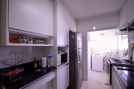 Apartamento à venda com 74m², 3 quartos e 2 vagas Apartamento à venda com 74m², 3 quartos e 2 vagasCozinha/Área de Serviço