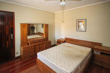 Casa à venda com 245m², 3 quartos e 3 vagas Casa à venda com 245m², 3 quartos e 3 vagasQuarto 3