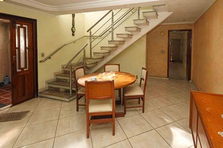 Casa à venda com 245m², 3 quartos e 3 vagas Casa à venda com 245m², 3 quartos e 3 vagasSala de Jantar