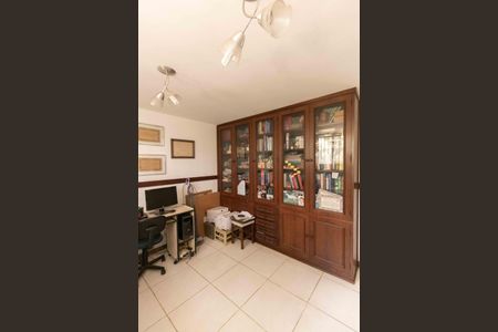 Casa à venda com 150m², 3 quartos e 3 vagasEscritório